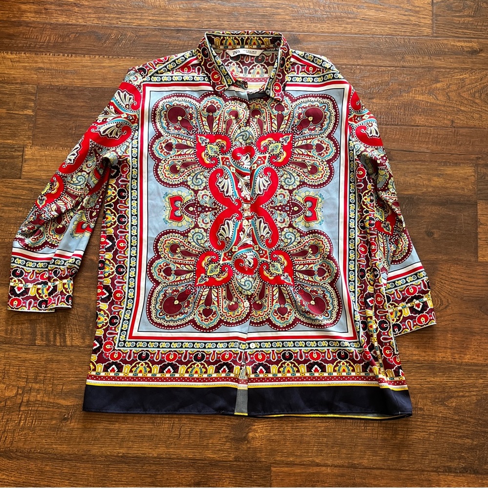 WMNS Zara Button Up